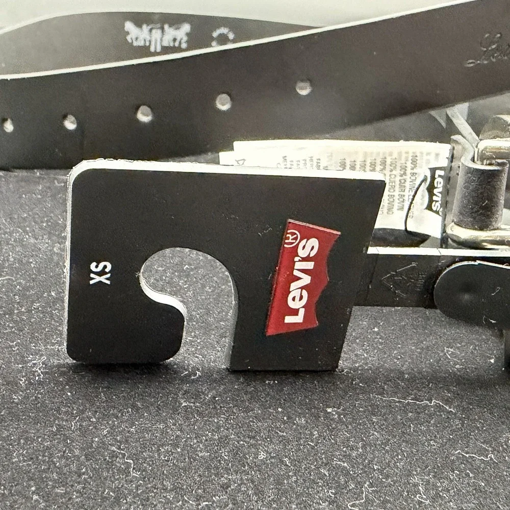 New Levi's Women Luca Belt 75 30 Black Full Grain Bovine Leather Silver Buckle